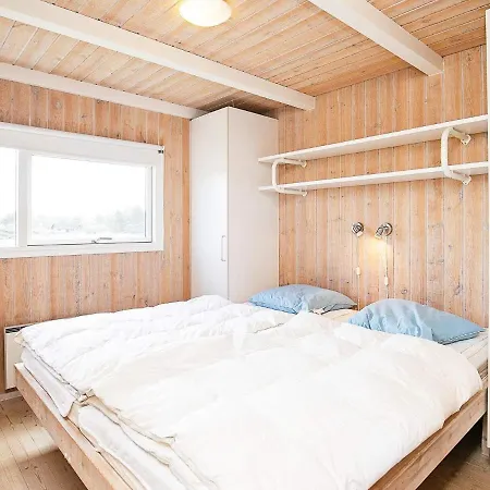 9 Person Holiday In *